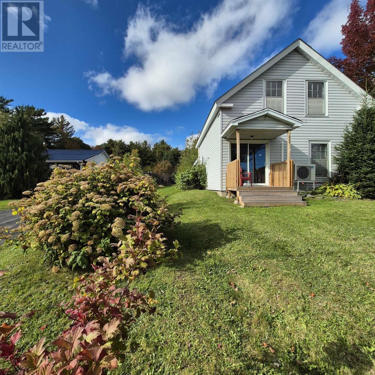 9794 Highway 8 Property Photo 2
