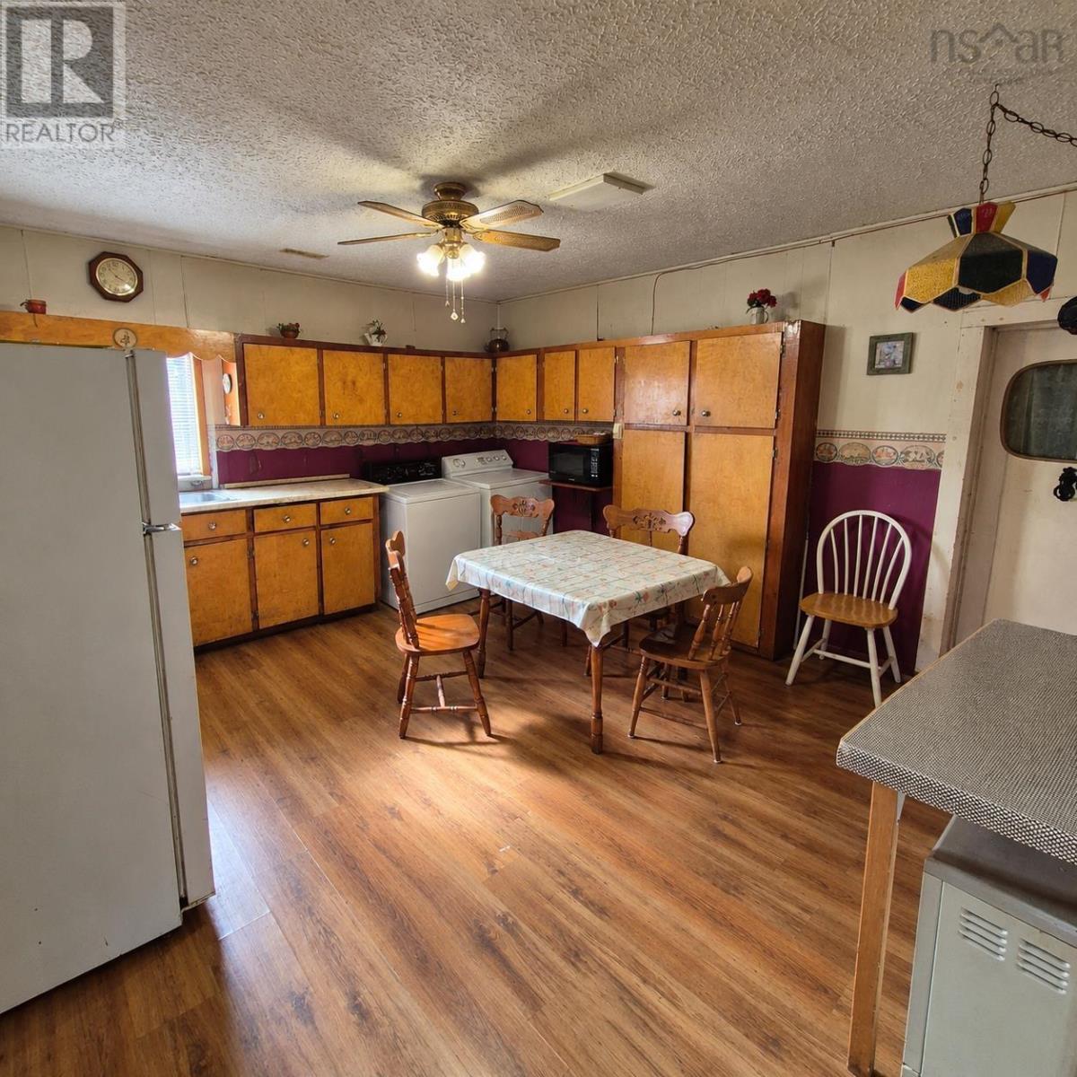 9794 Highway 8 Property Photo 7