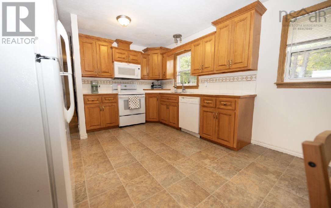 9512 East Bay Highway Property Photo 17