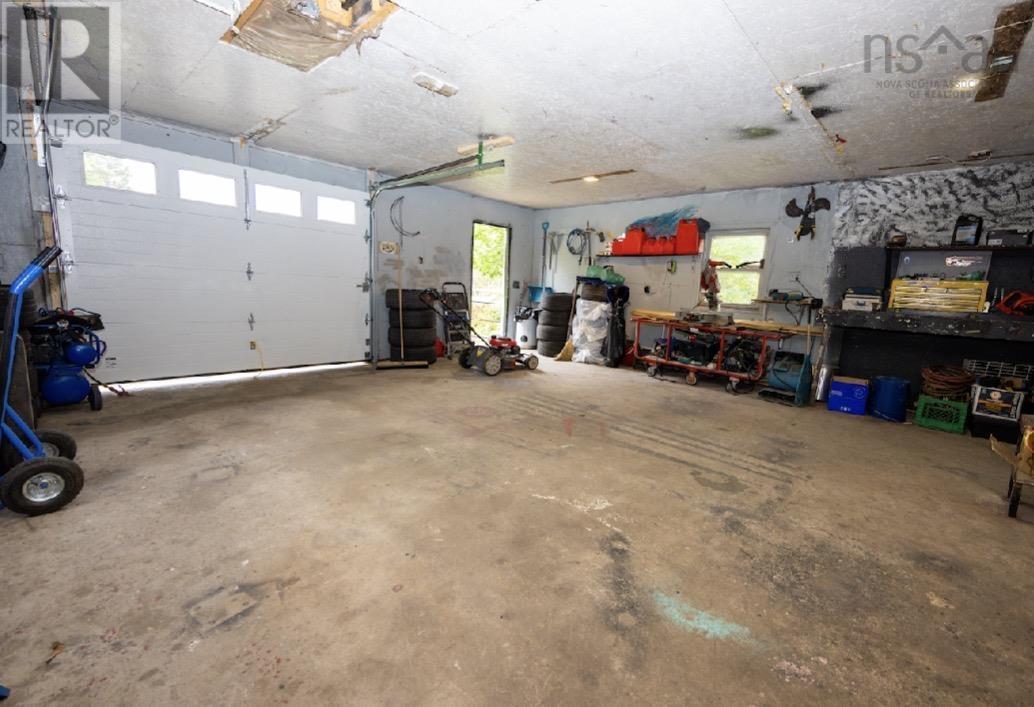 9512 East Bay Highway Property Photo 31