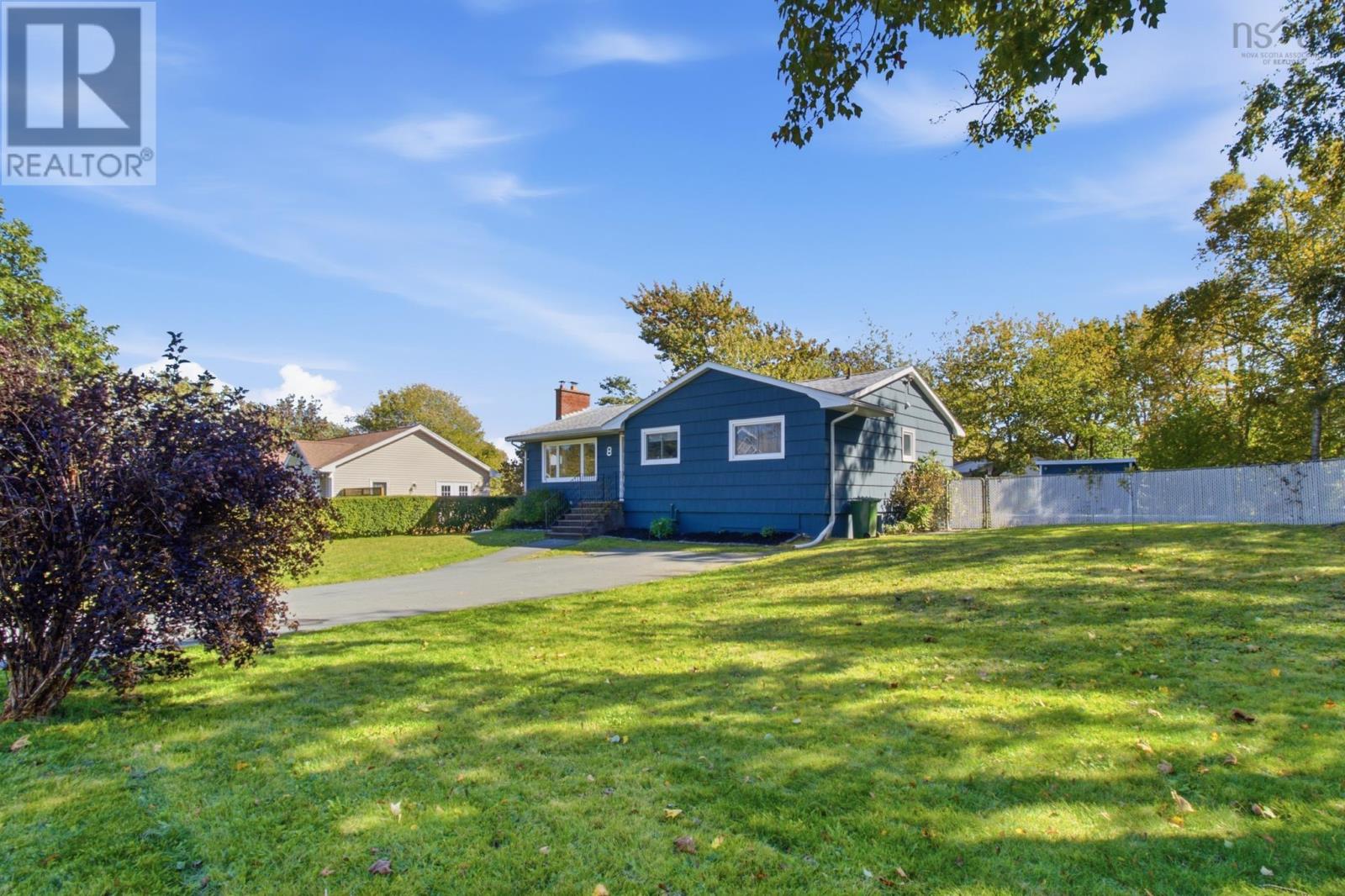 8 Edward Laurie Drive Property Photo 3