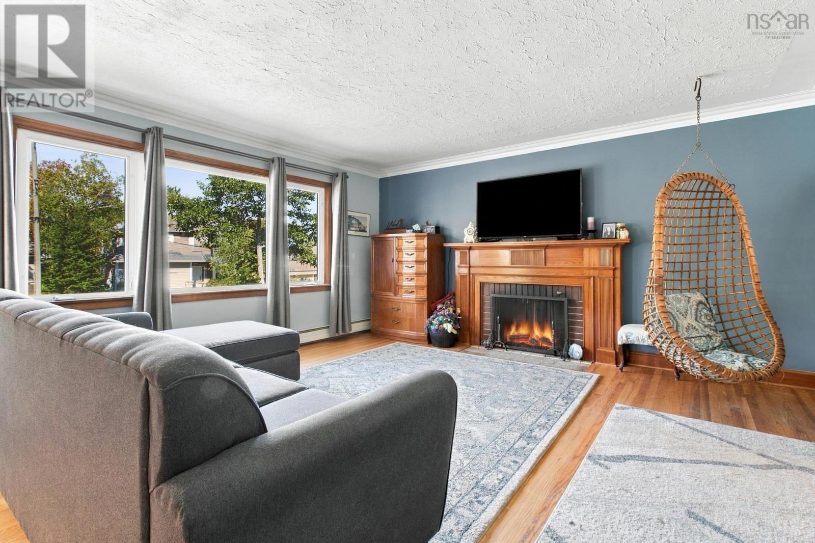 8 Edward Laurie Drive Property Photo 7