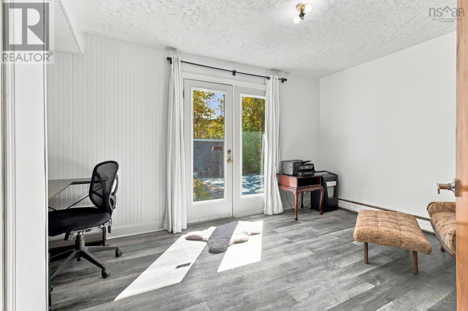 8 Edward Laurie Drive Property Photo 20