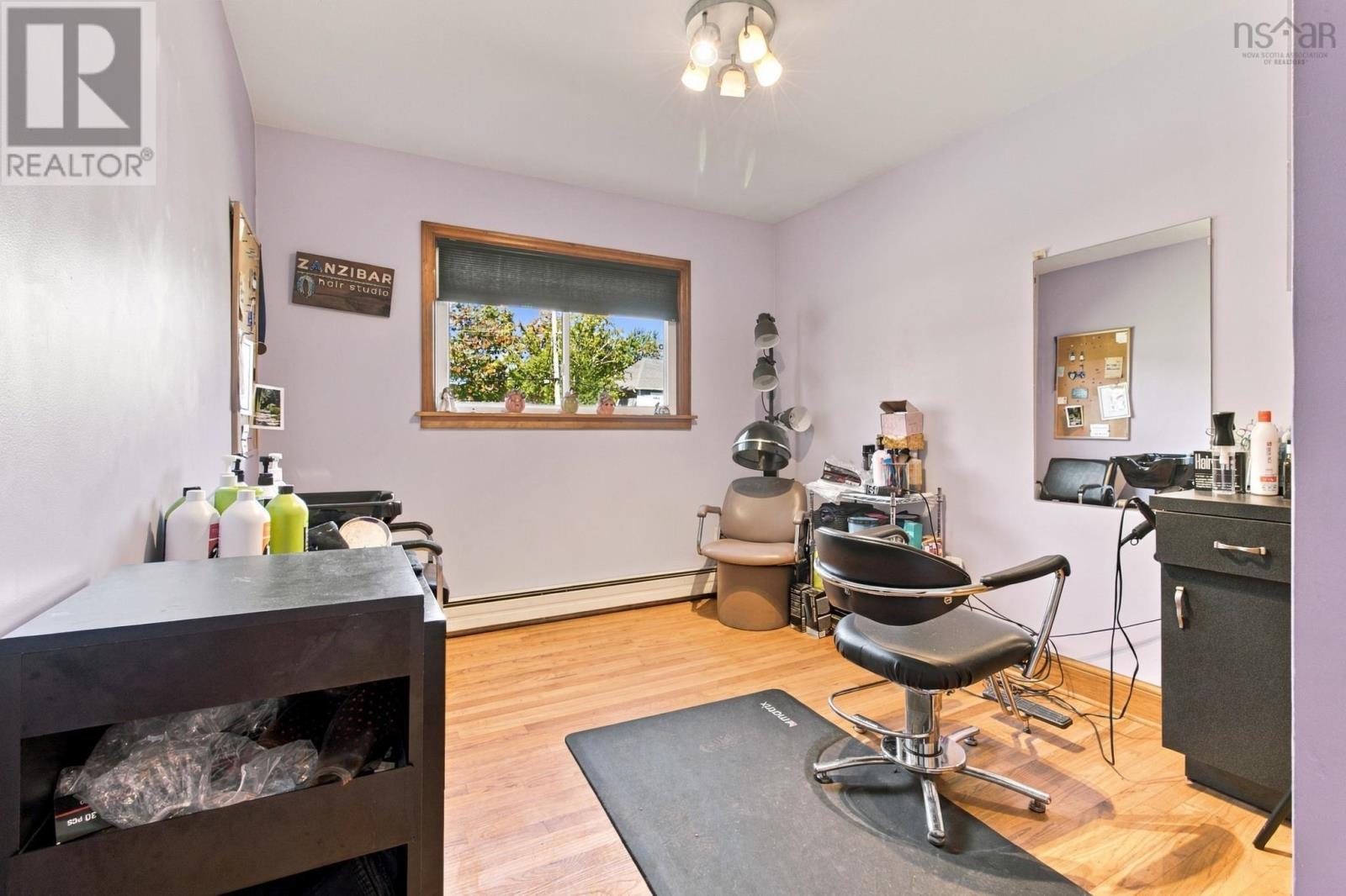 8 Edward Laurie Drive Property Photo 22
