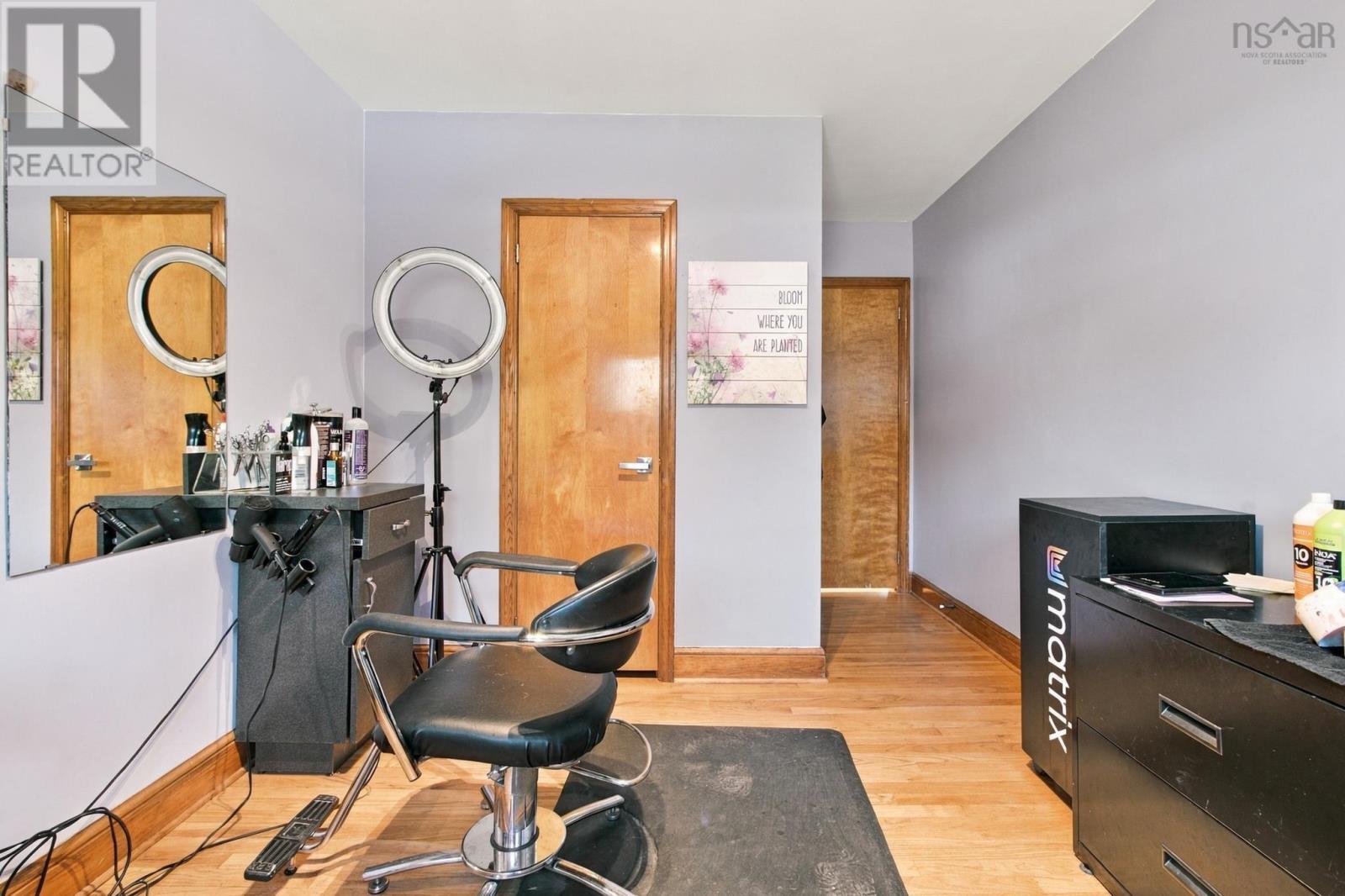 8 Edward Laurie Drive Property Photo 23