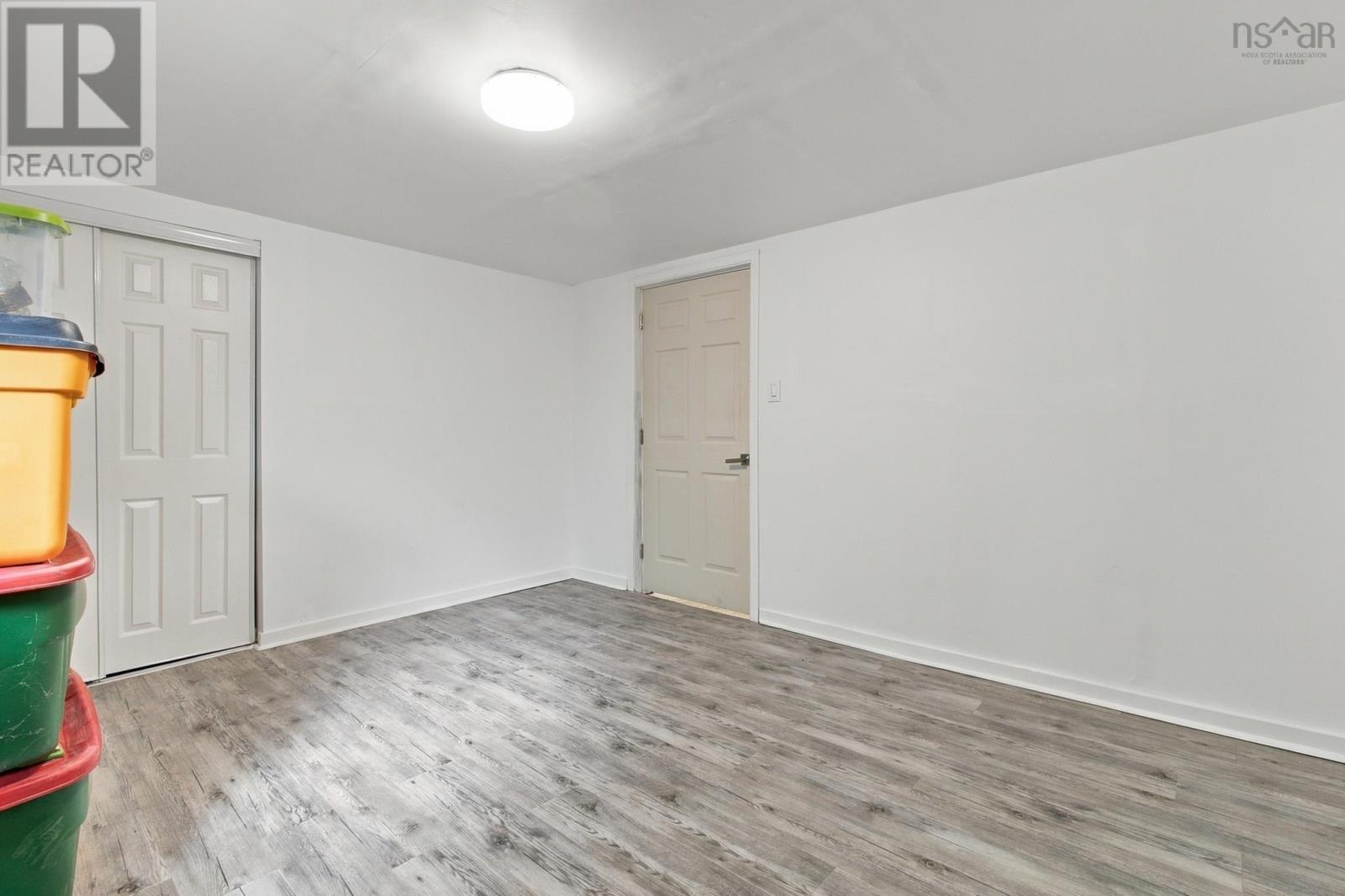 8 Edward Laurie Drive Property Photo 34