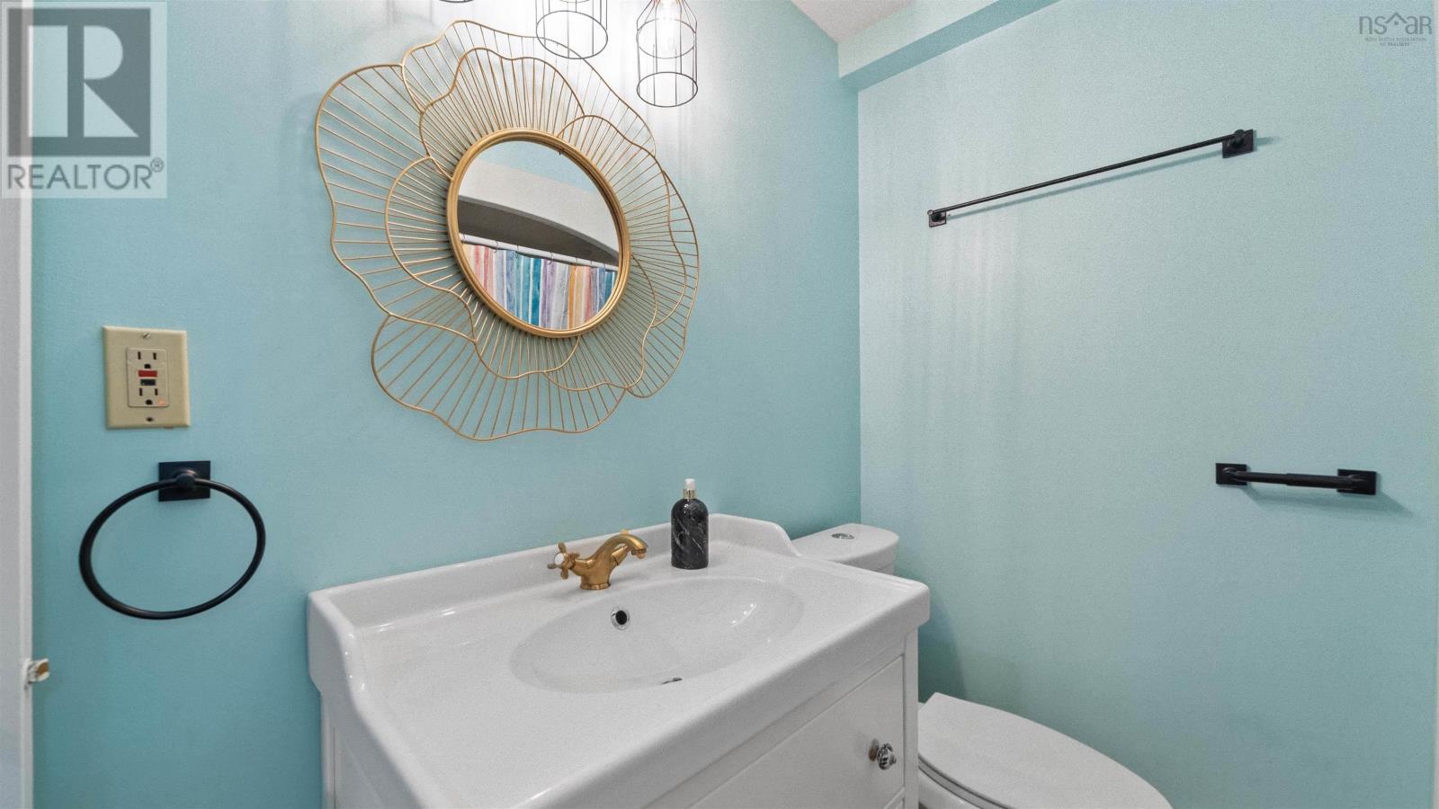 40 Walden Place Property Photo 36