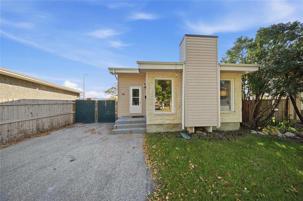 87 Petriw Bay Property Photo 2