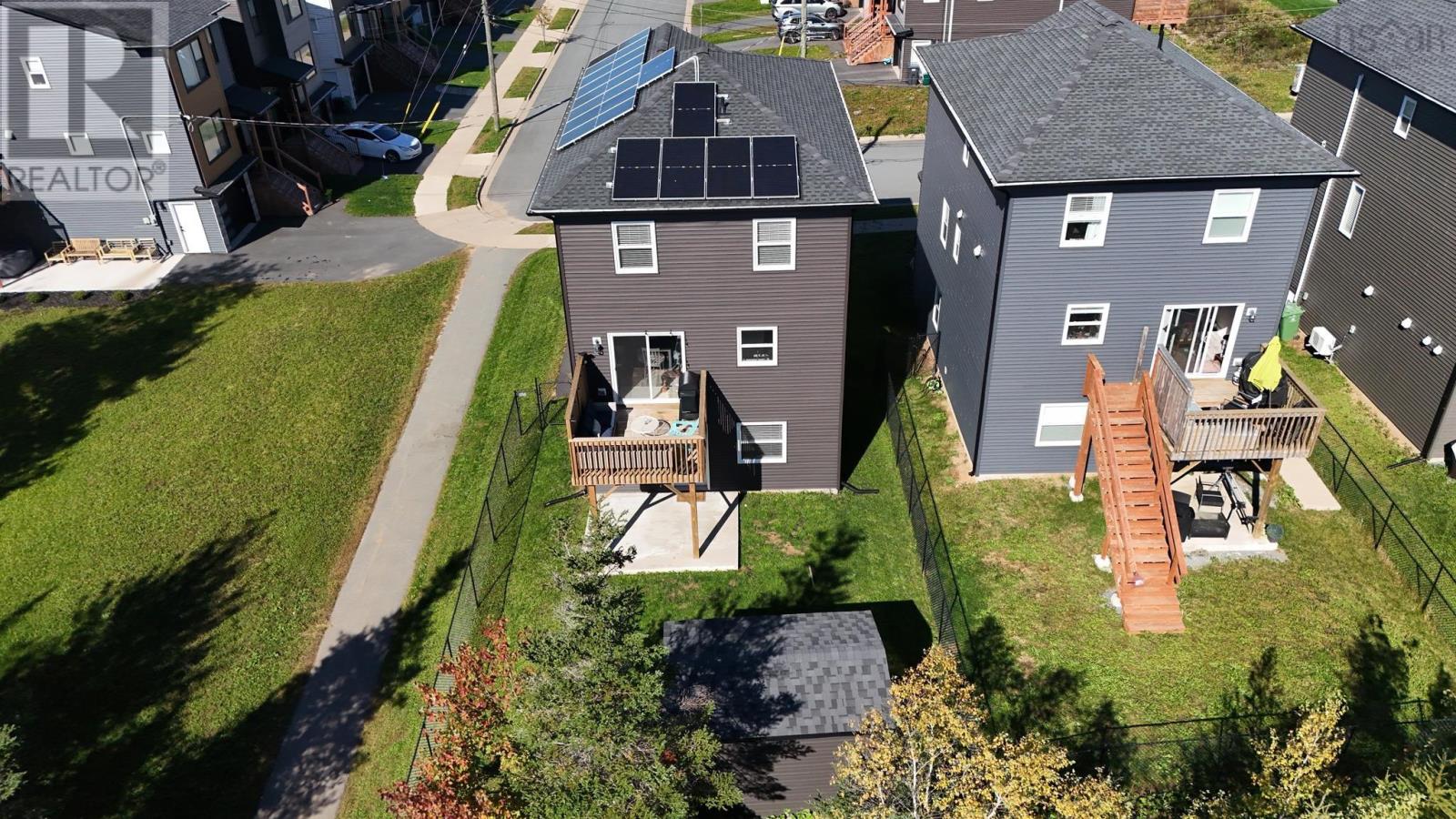 16 Sam Crescent Property Photo 2