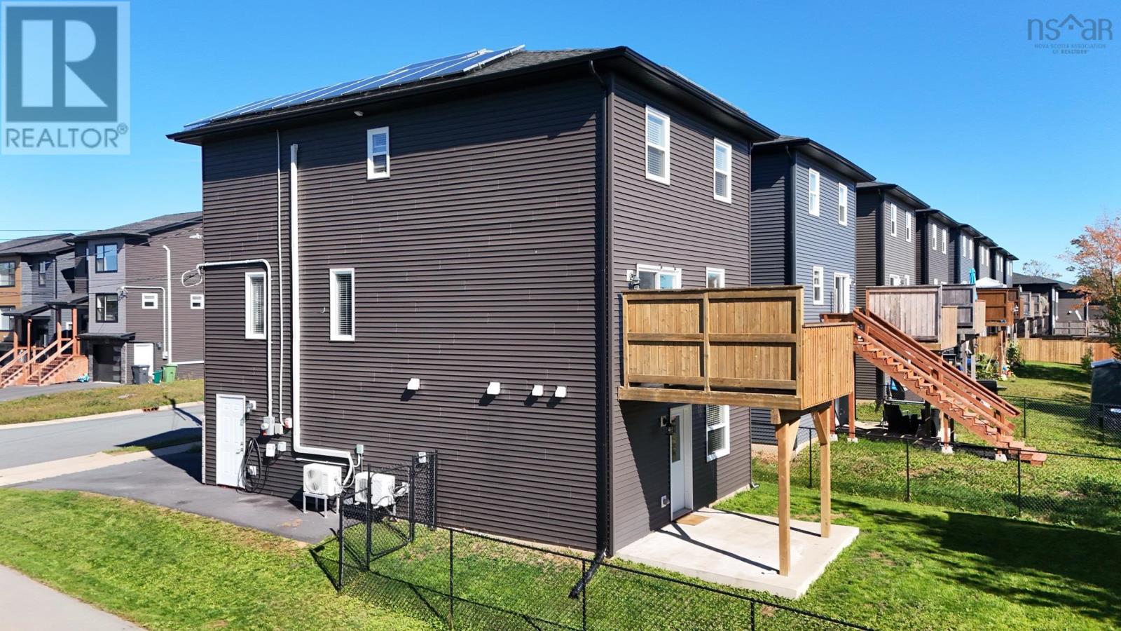 16 Sam Crescent Property Photo 3