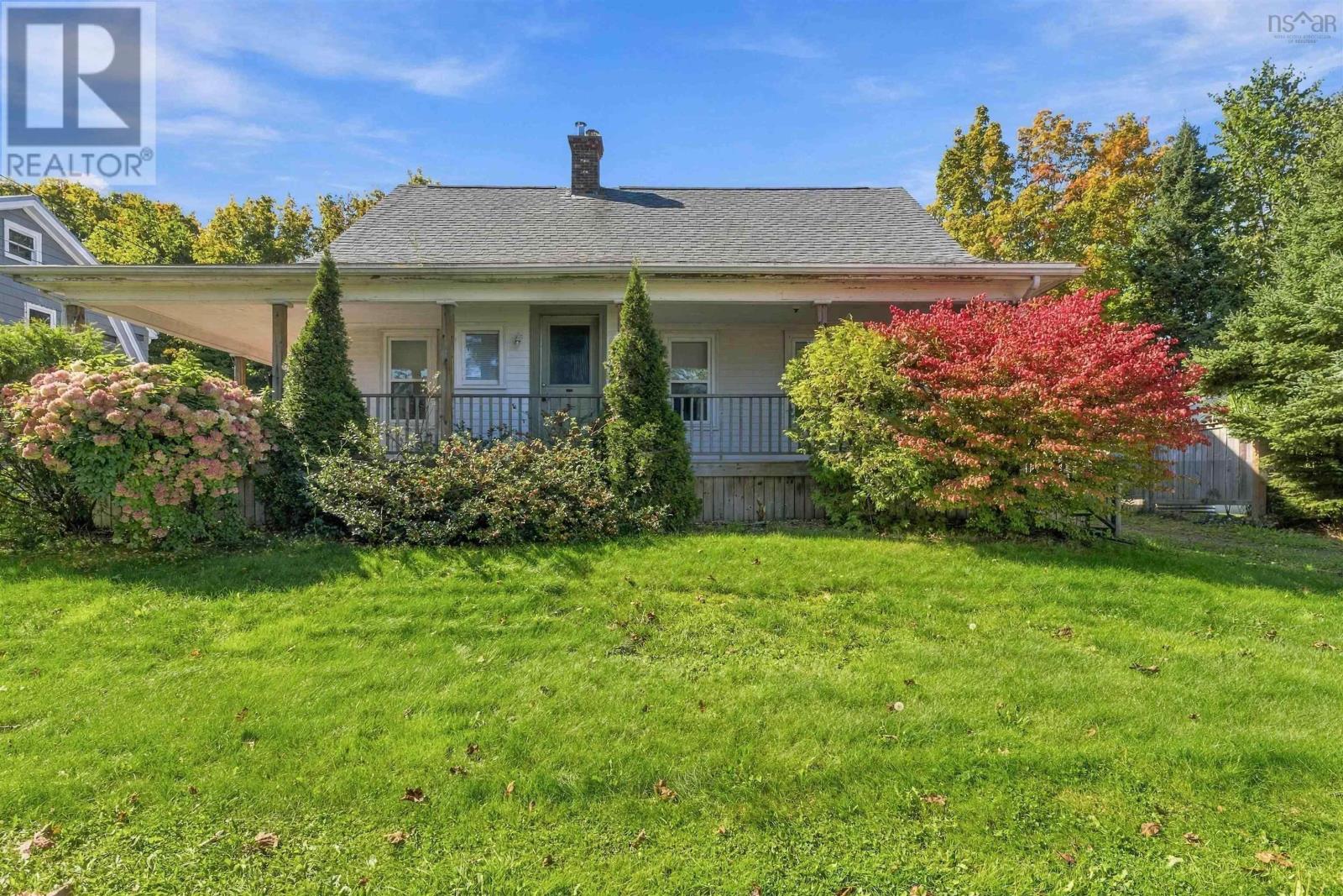 1107 Middle Street Property Photo 1
