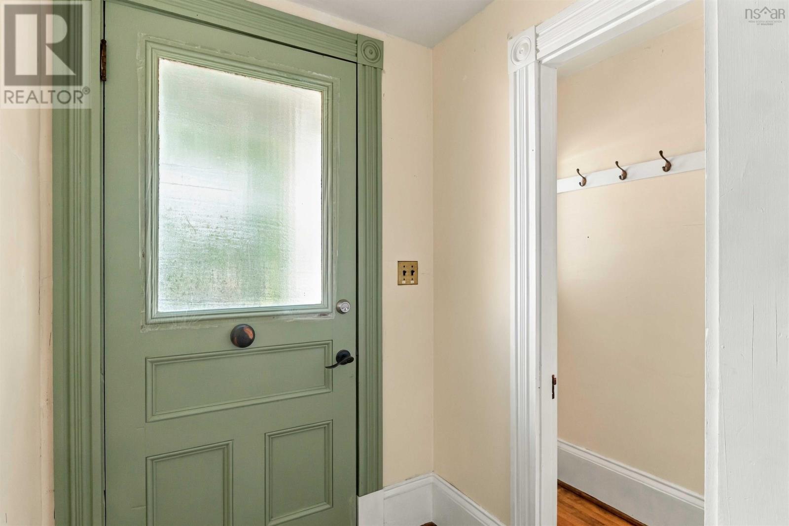 1107 Middle Street Property Photo 2