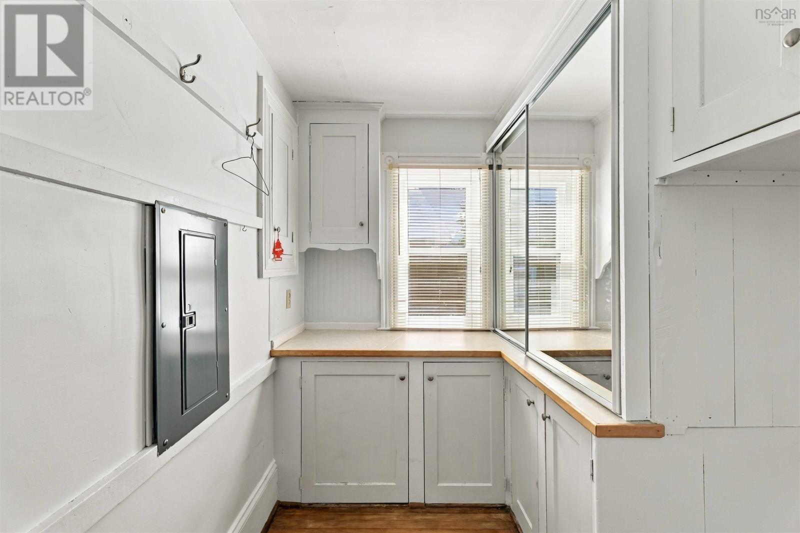 1107 Middle Street Property Photo 8