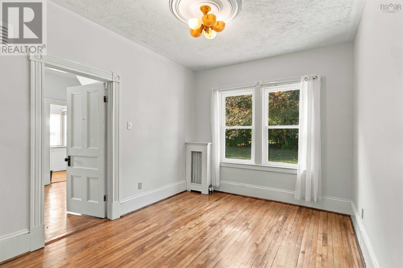 1107 Middle Street Property Photo 10