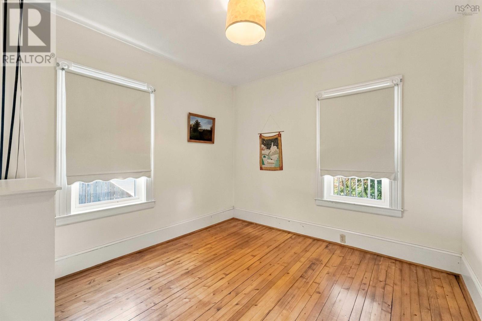 1107 Middle Street Property Photo 12