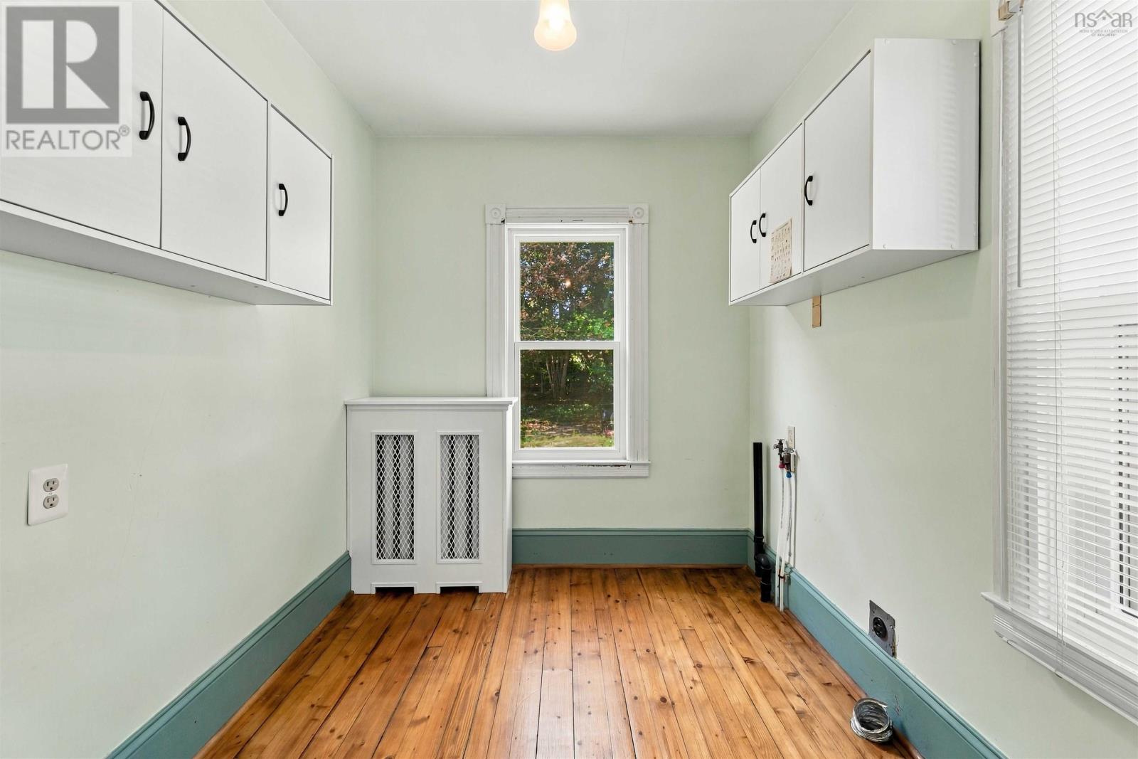 1107 Middle Street Property Photo 14
