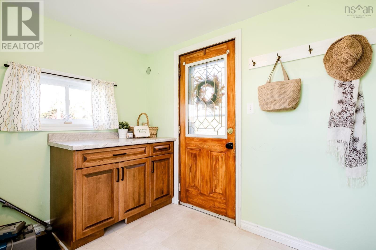 1815 Lakewood Road Property Photo 4