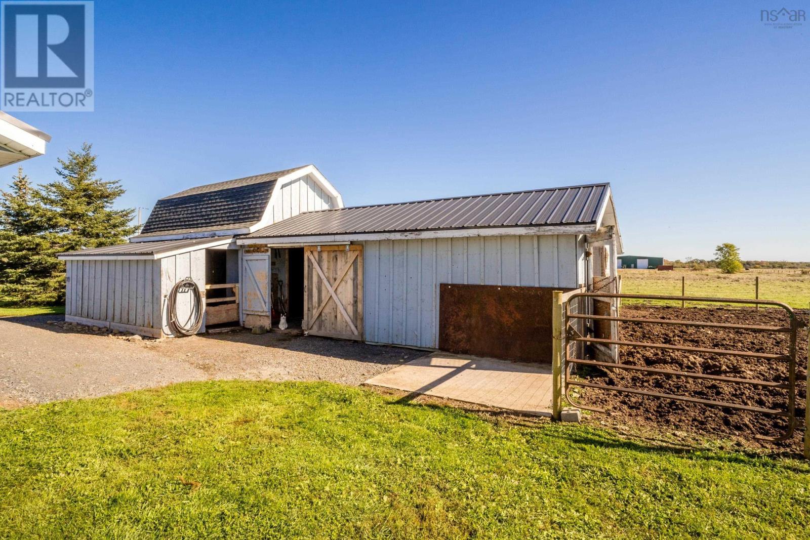 46 Parker Condon Road Property Photo 8