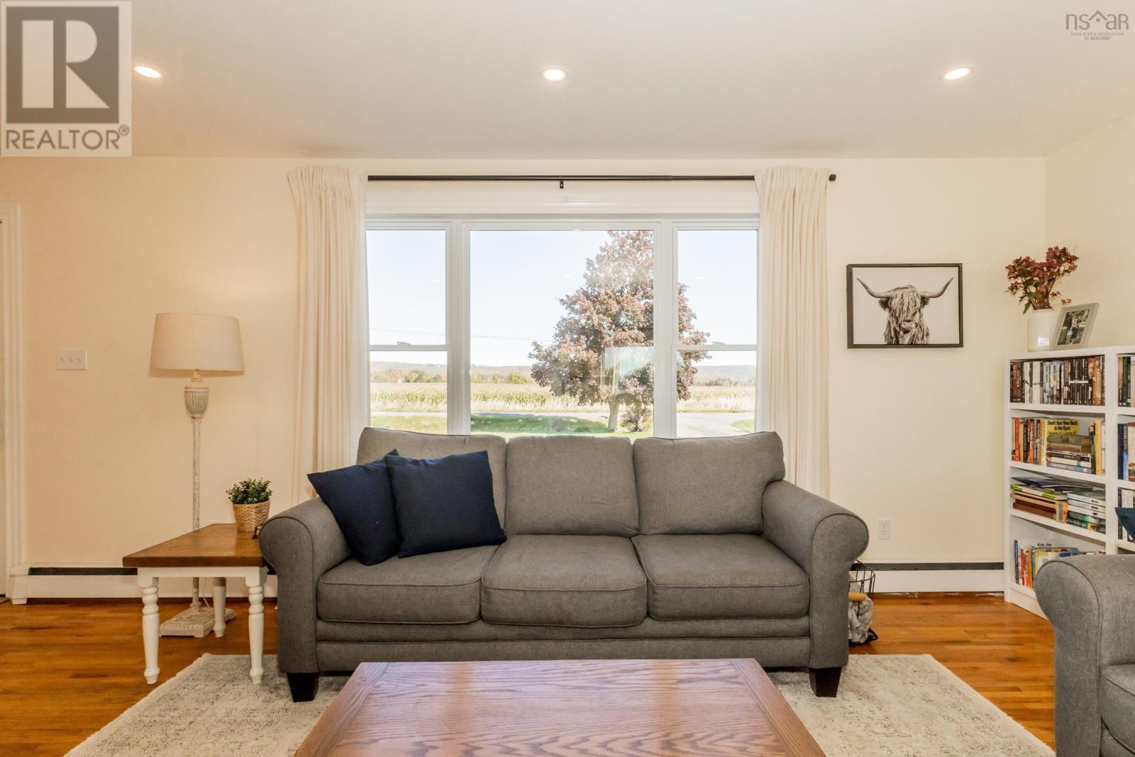 46 Parker Condon Road Property Photo 17