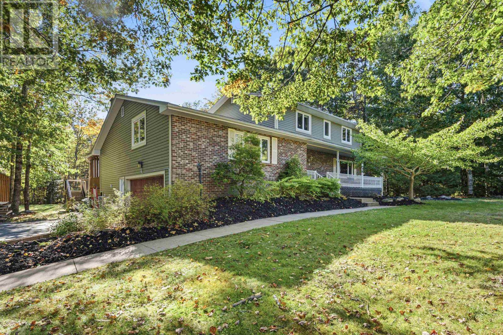 18 Sandstone Ave Property Photo 1