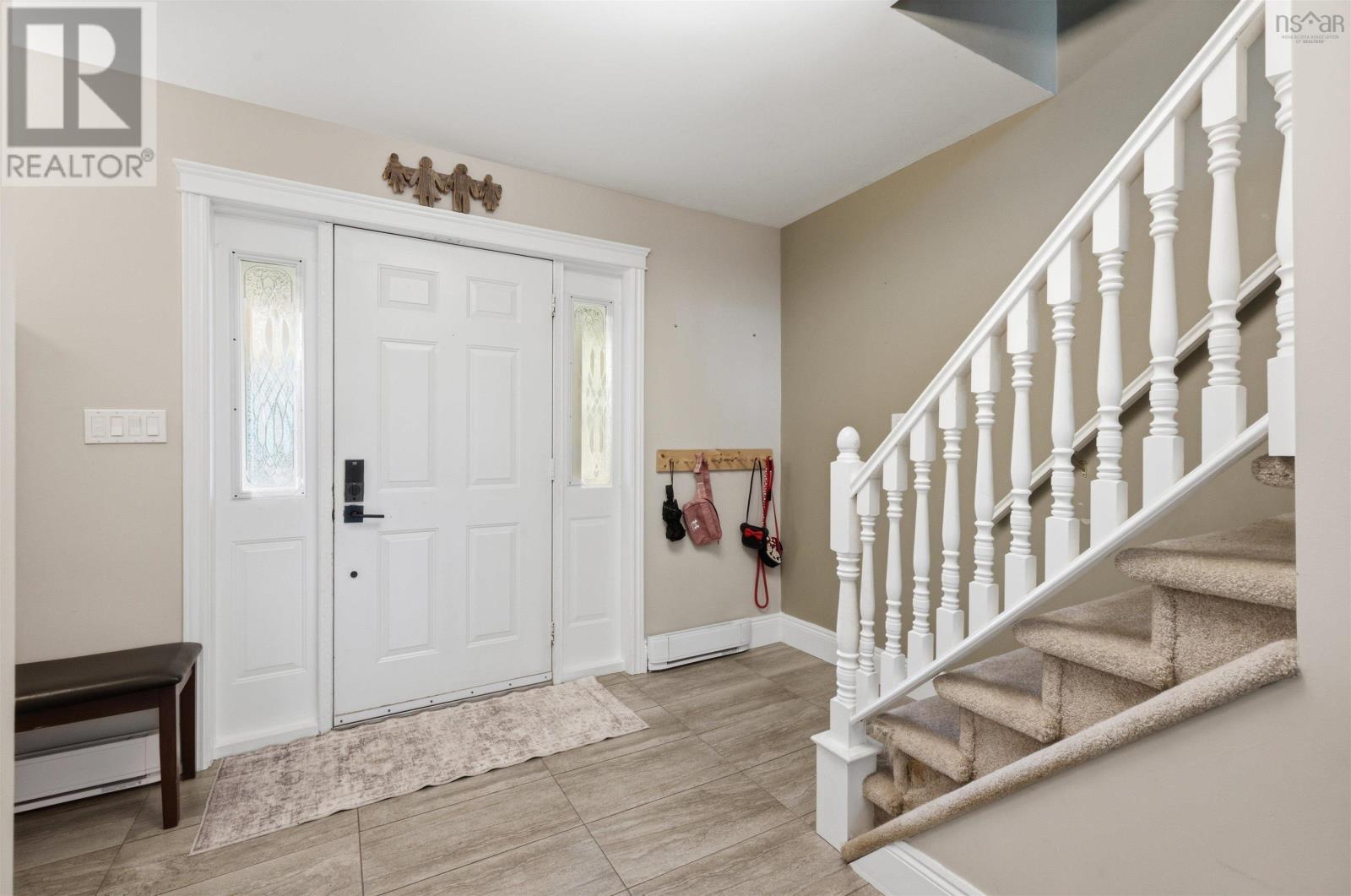 18 Sandstone Ave Property Photo 4