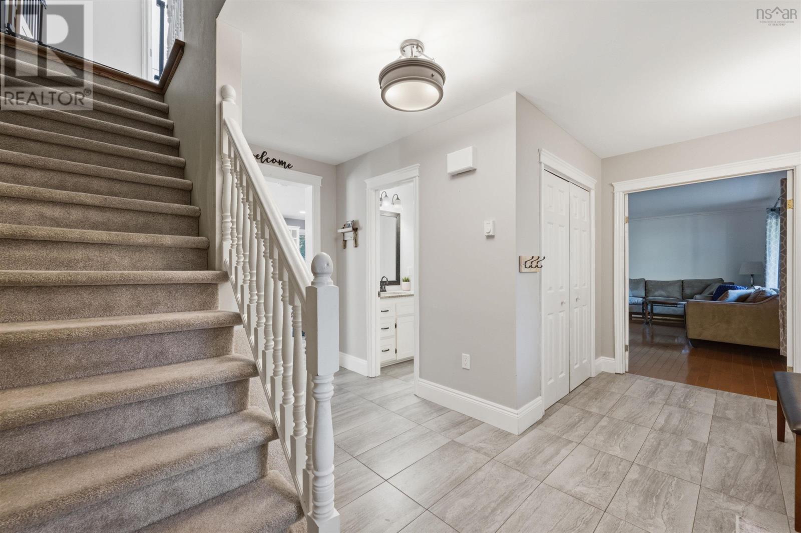 18 Sandstone Ave Property Photo 6