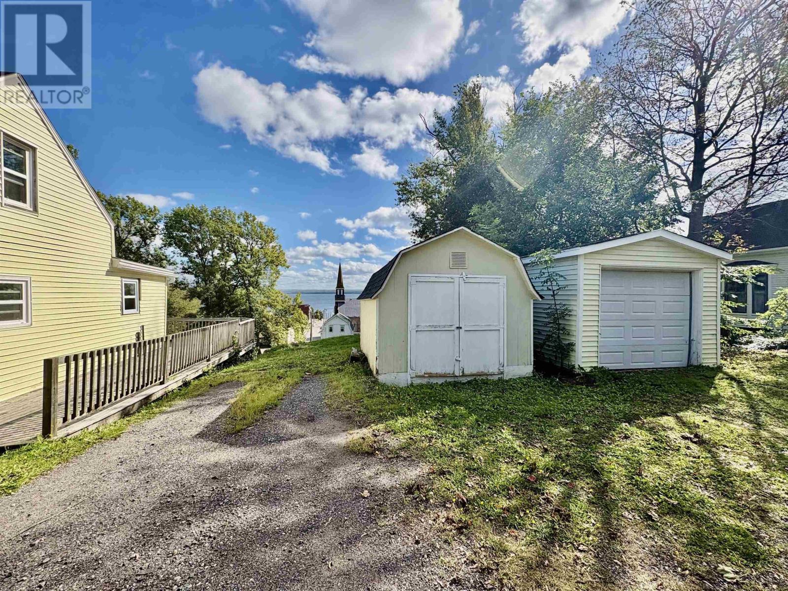 77 High Street Property Photo 16