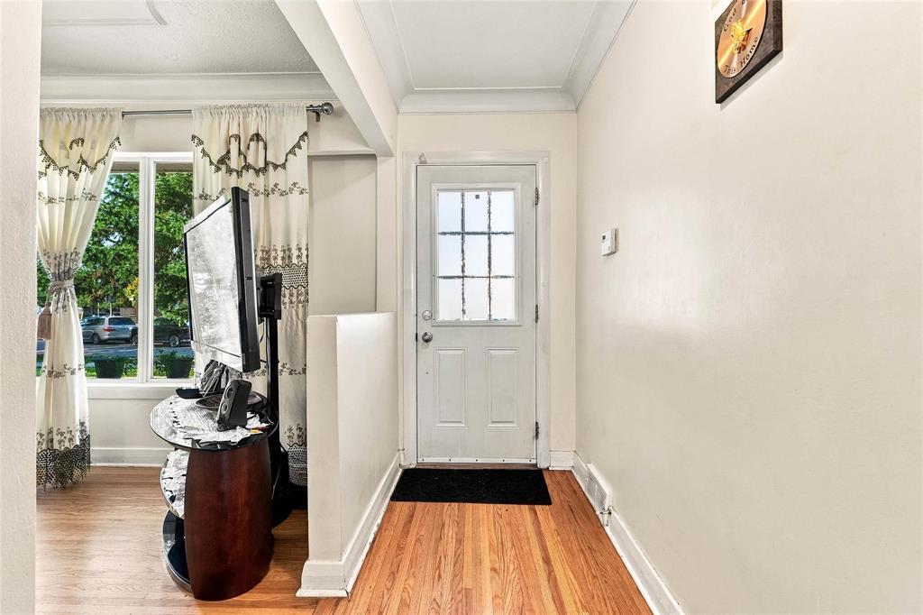 42 Champlain Street Property Photo 4
