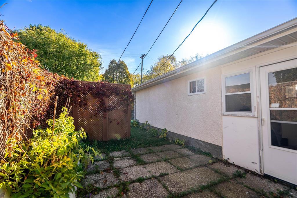 42 Champlain Street Property Photo 32