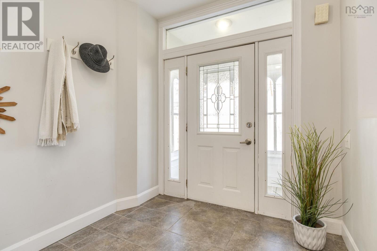 2542 Gottingen Street Property Photo 6