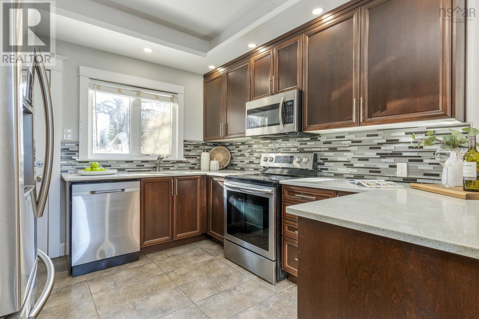 2542 Gottingen Street Property Photo 14