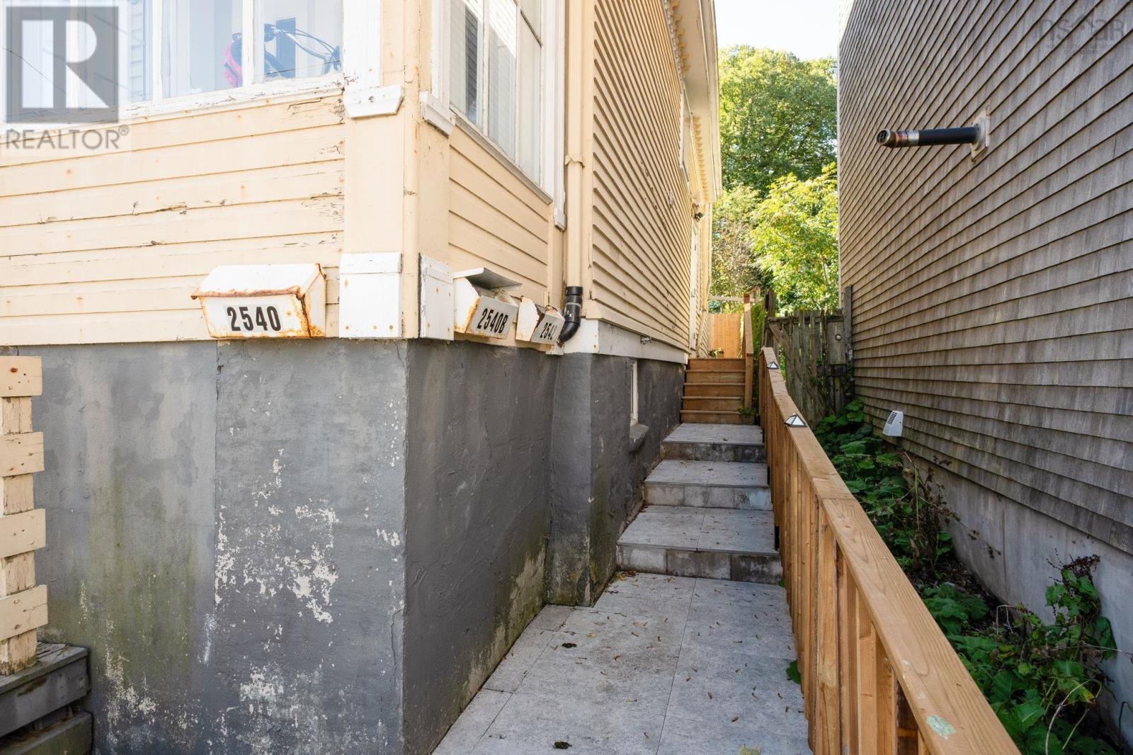 2542 Gottingen Street Property Photo 18