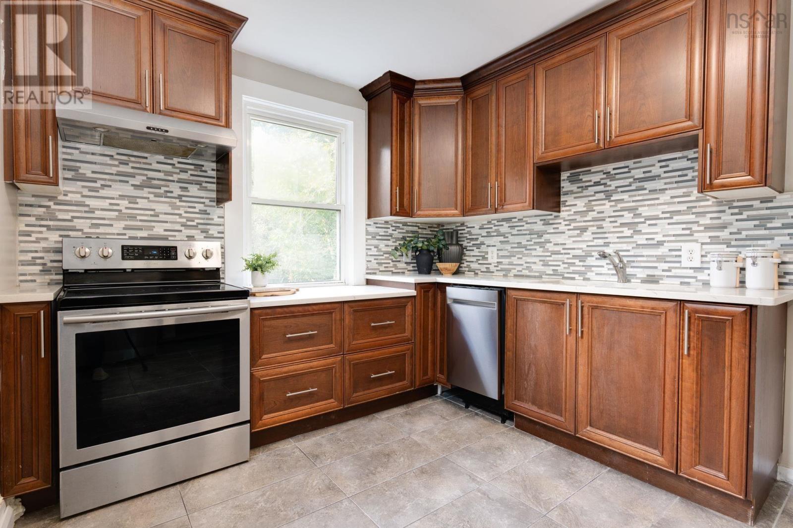2542 Gottingen Street Property Photo 20