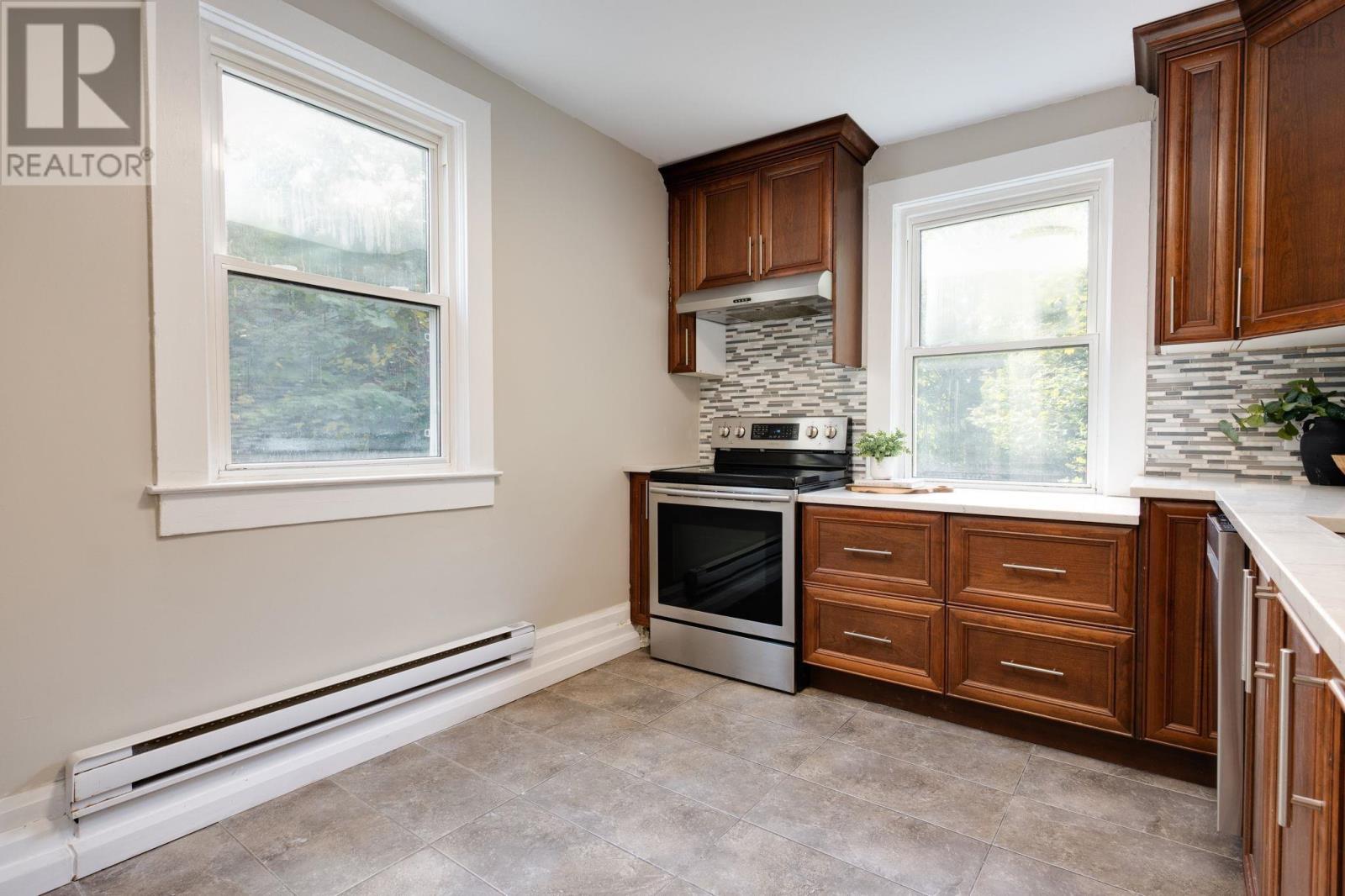 2542 Gottingen Street Property Photo 21