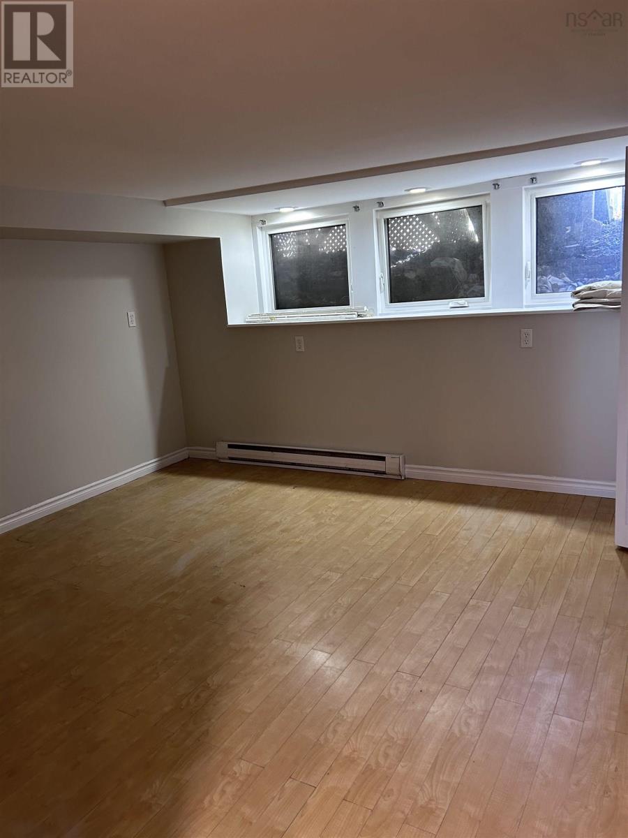 2542 Gottingen Street Property Photo 38