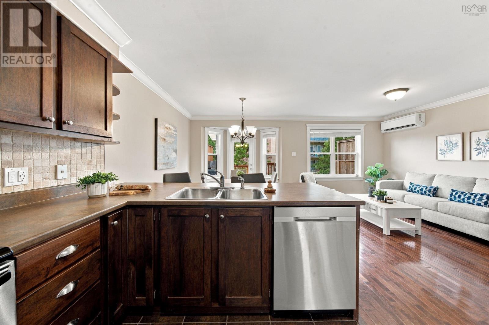 150 Transom Drive Property Photo 15