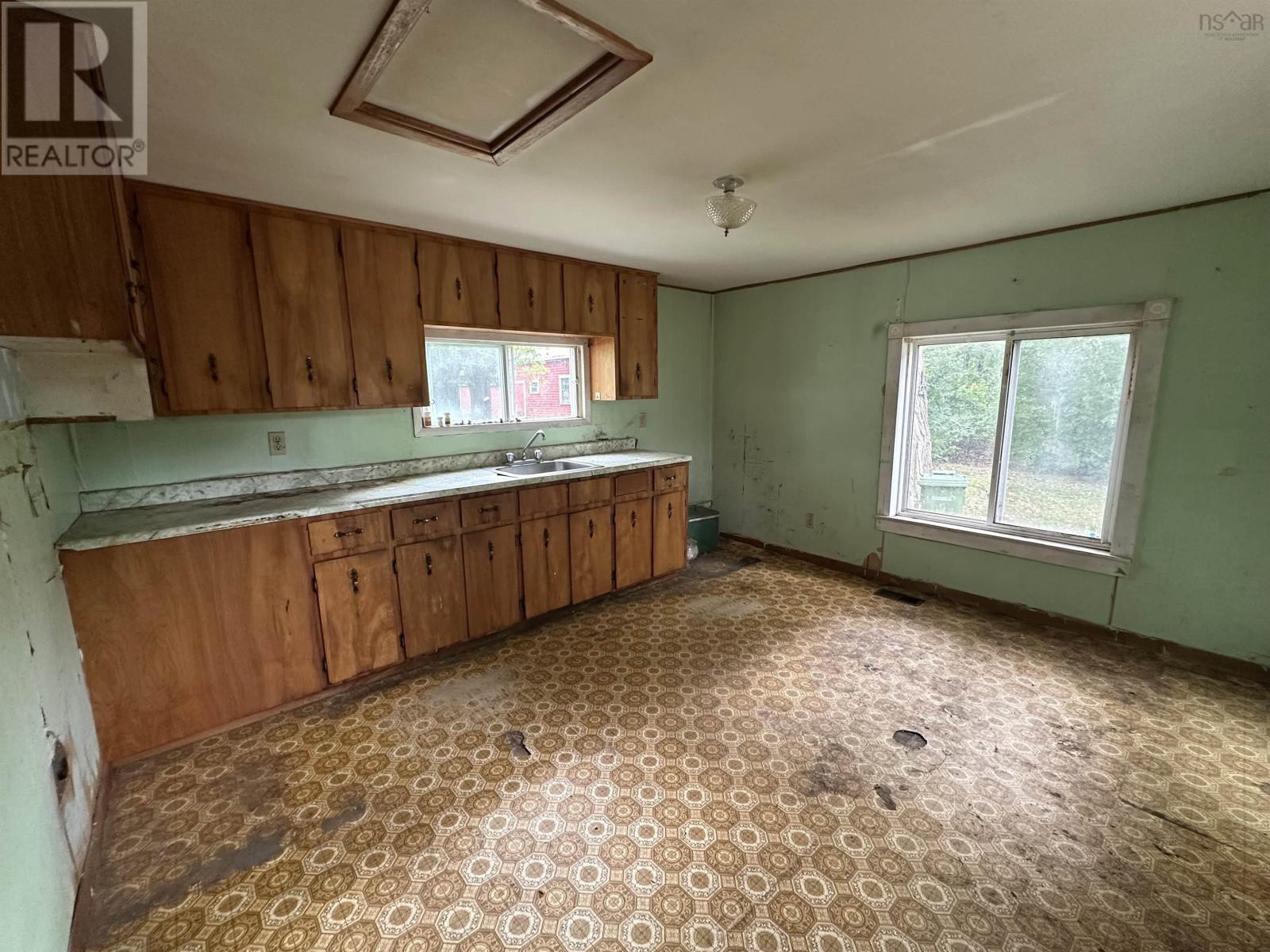 2090 Highway 1 Property Photo 12