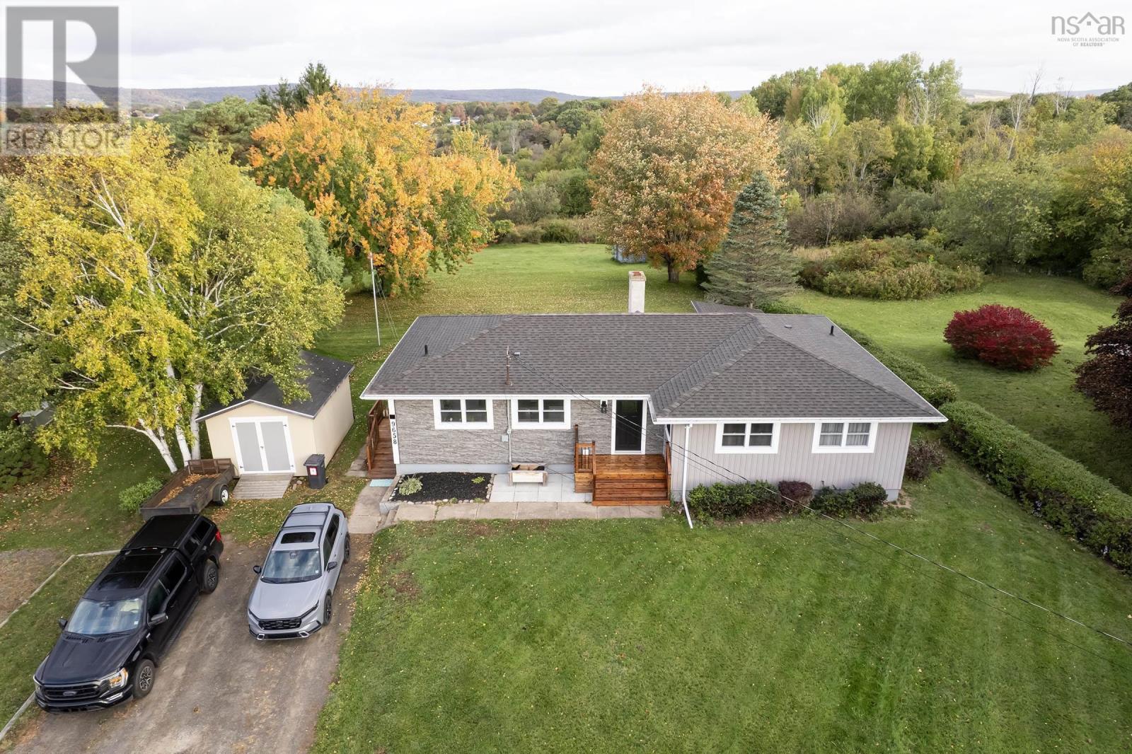 9658 Highway 10 Property Photo 1