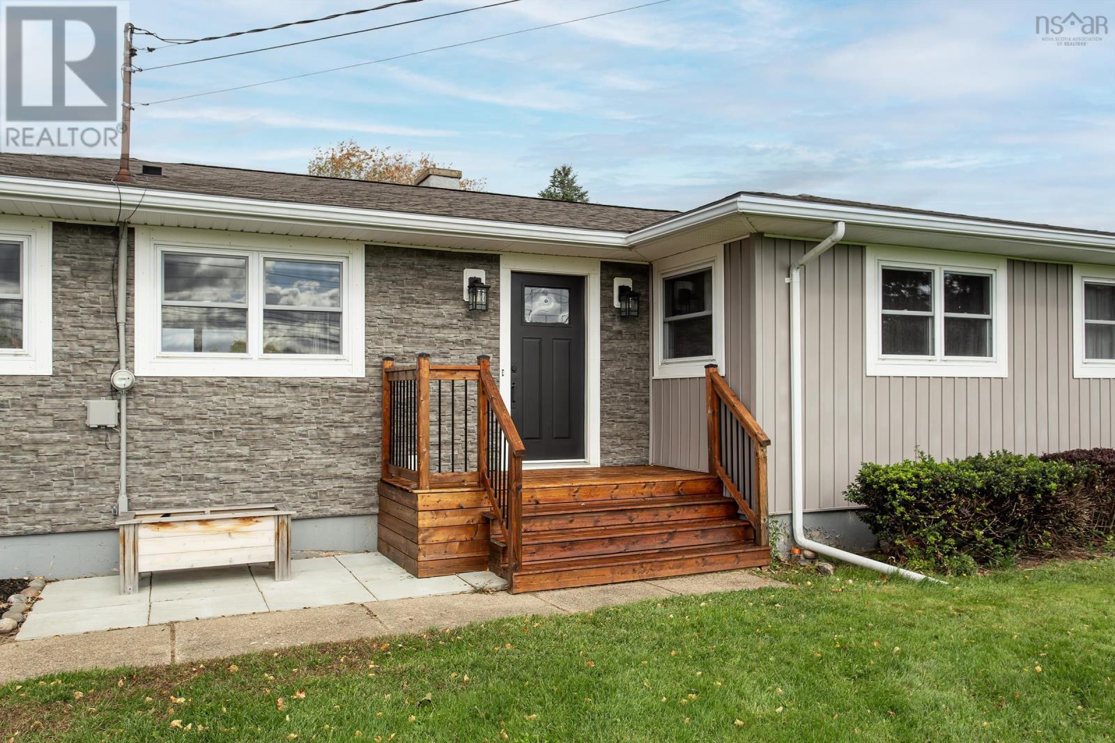 9658 Highway 10 Property Photo 5