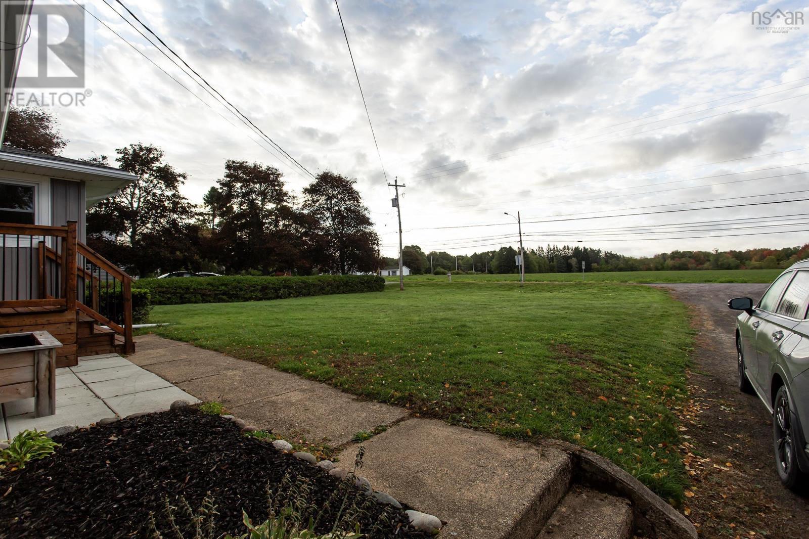 9658 Highway 10 Property Photo 7
