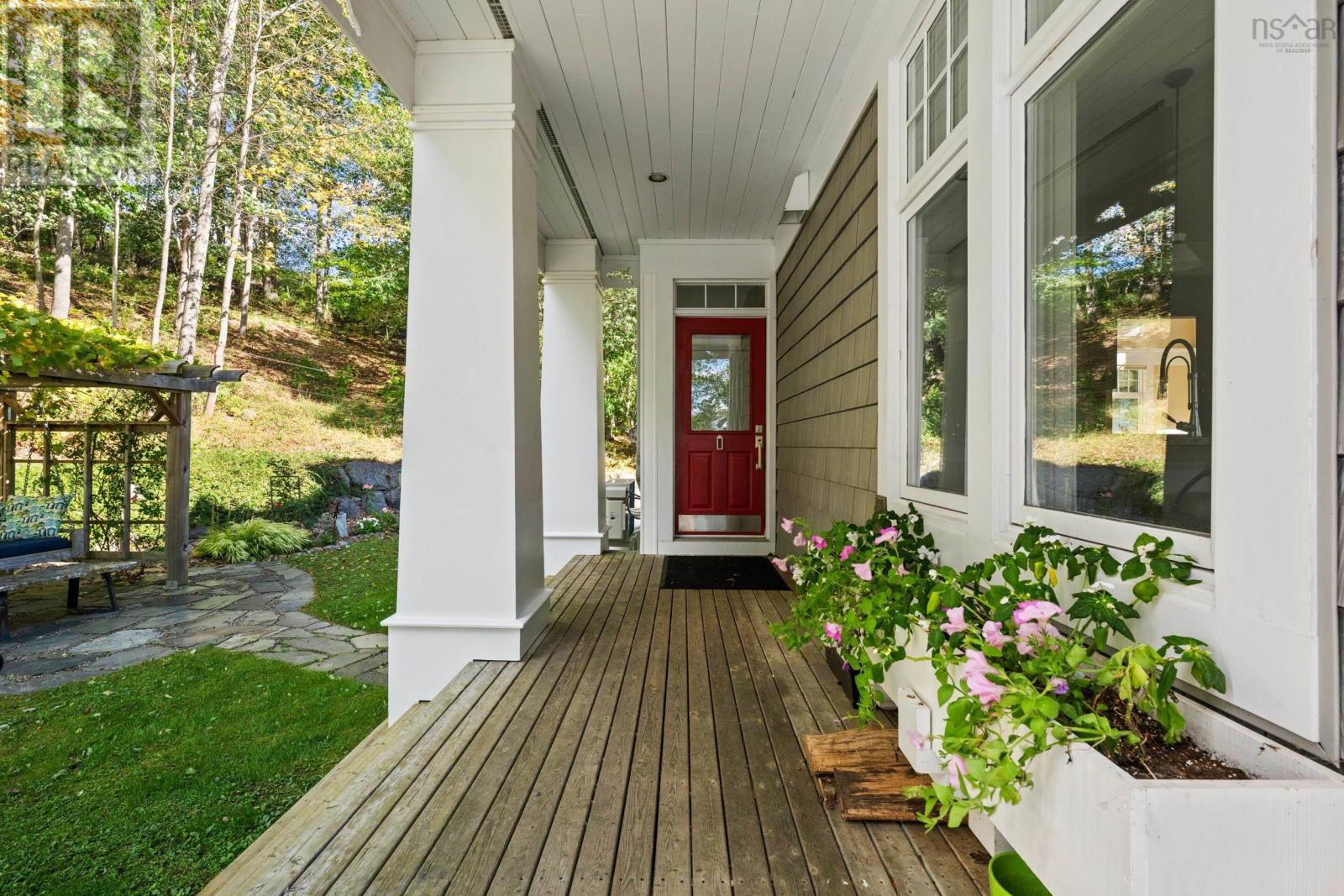 1712 Oakland Road Property Photo 10