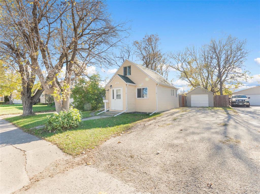 406 Strathnaver Avenue Property Photo 1