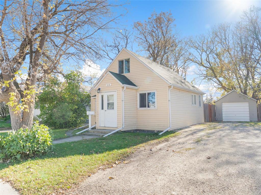 406 Strathnaver Avenue Property Photo 2
