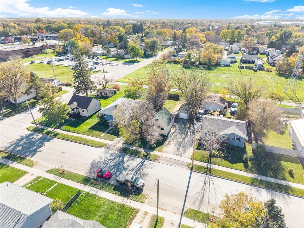 406 Strathnaver Avenue Property Photo 5