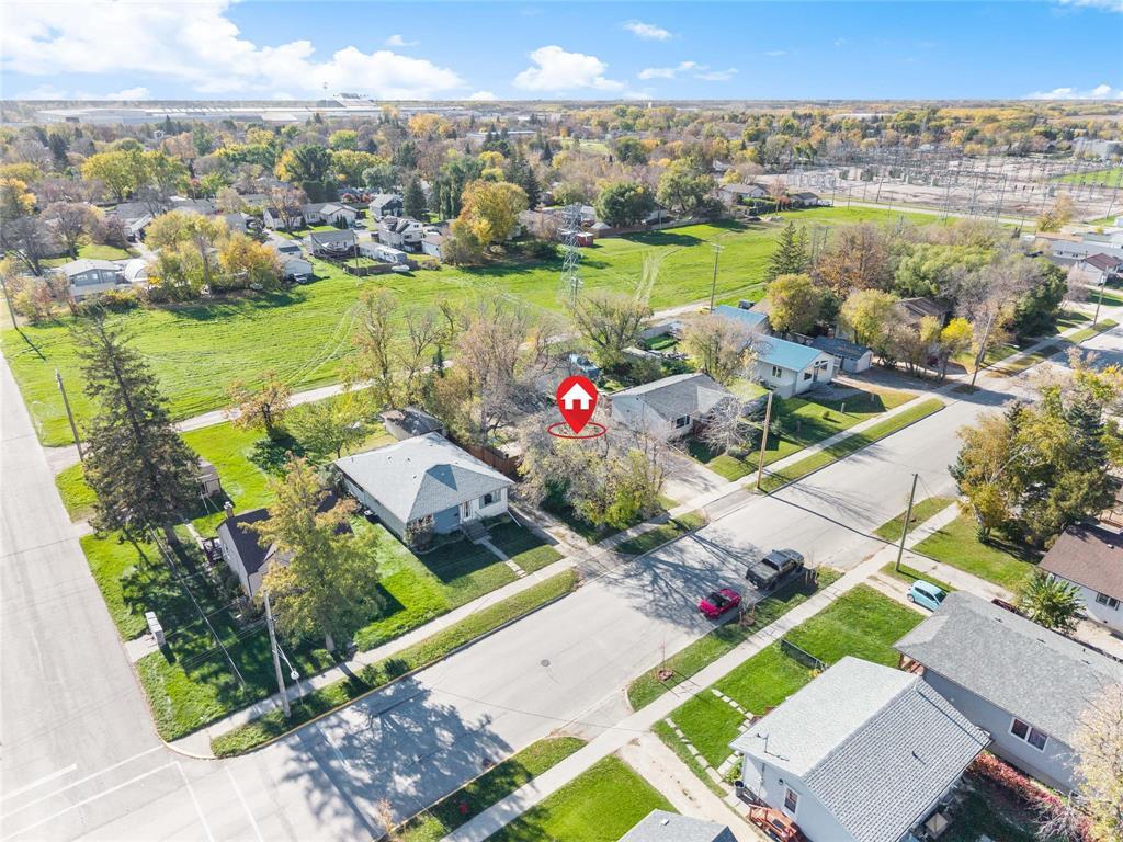 406 Strathnaver Avenue Property Photo 6