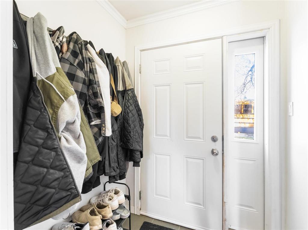 406 Strathnaver Avenue Property Photo 12