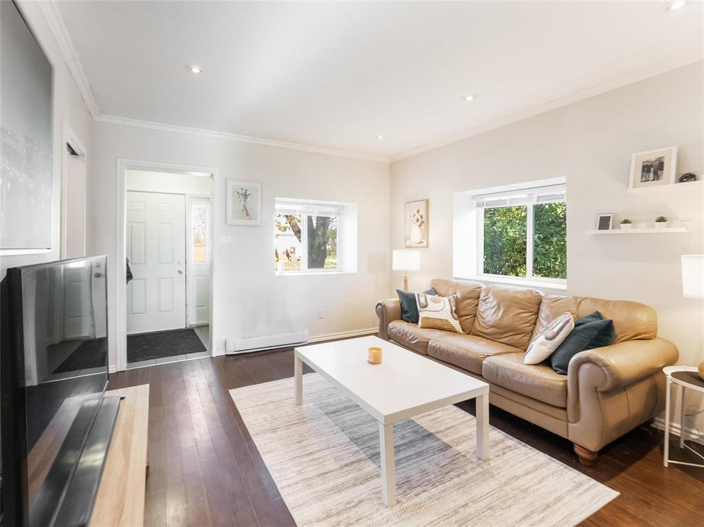 406 Strathnaver Avenue Property Photo 15