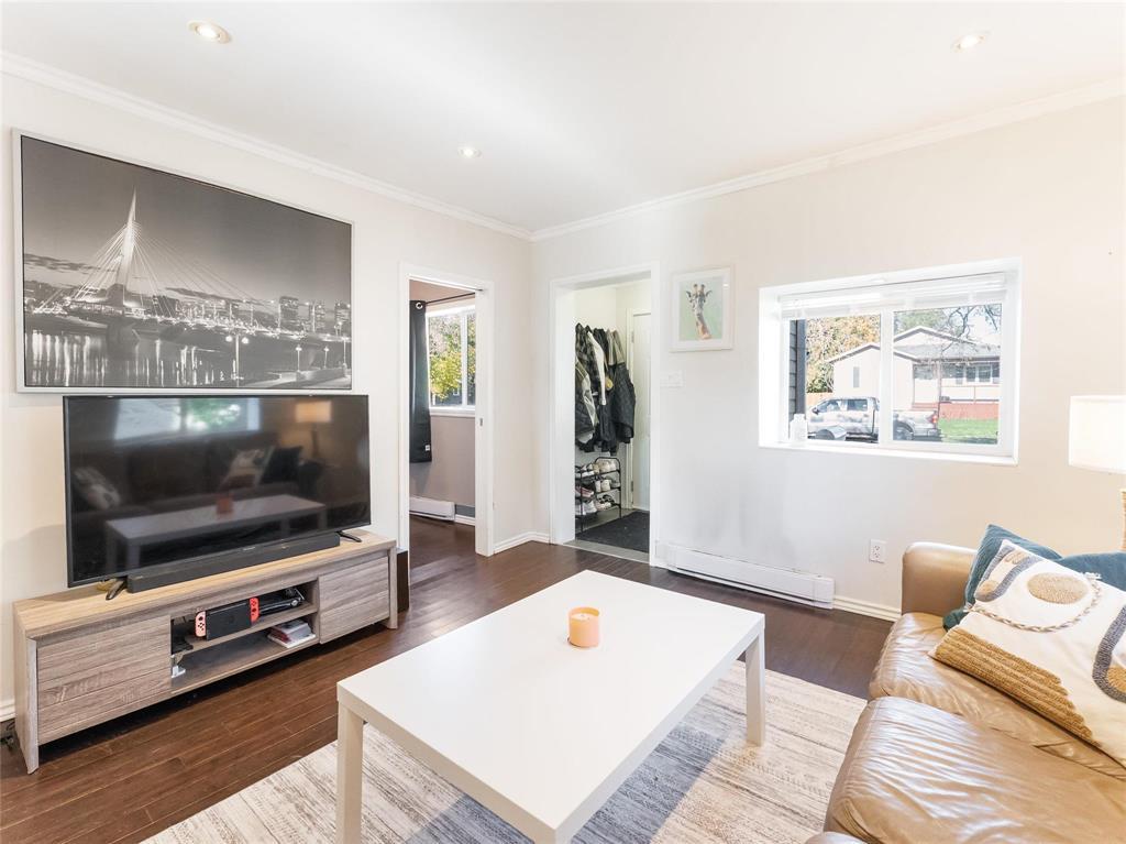 406 Strathnaver Avenue Property Photo 16
