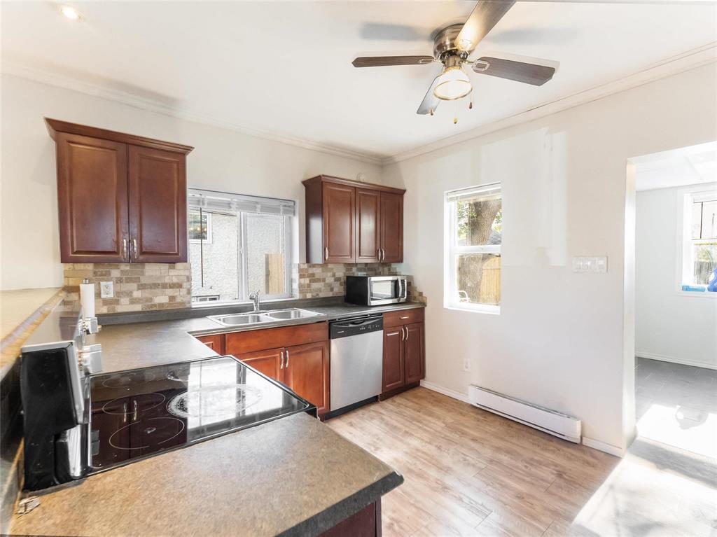406 Strathnaver Avenue Property Photo 17