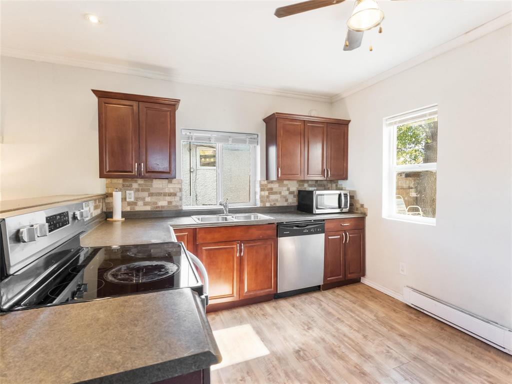 406 Strathnaver Avenue Property Photo 18